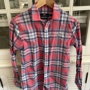 Vineyard Vines Button Down lightweight shirt
